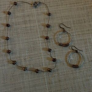 Elegant Cafe freshwater pearl station necklace w/ silver and copper tone hoops